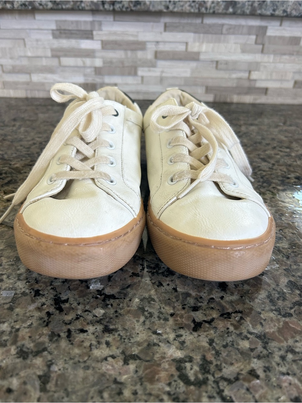 Old Navy Cream Lace-Up Kids' Sneakers with Gum Sole